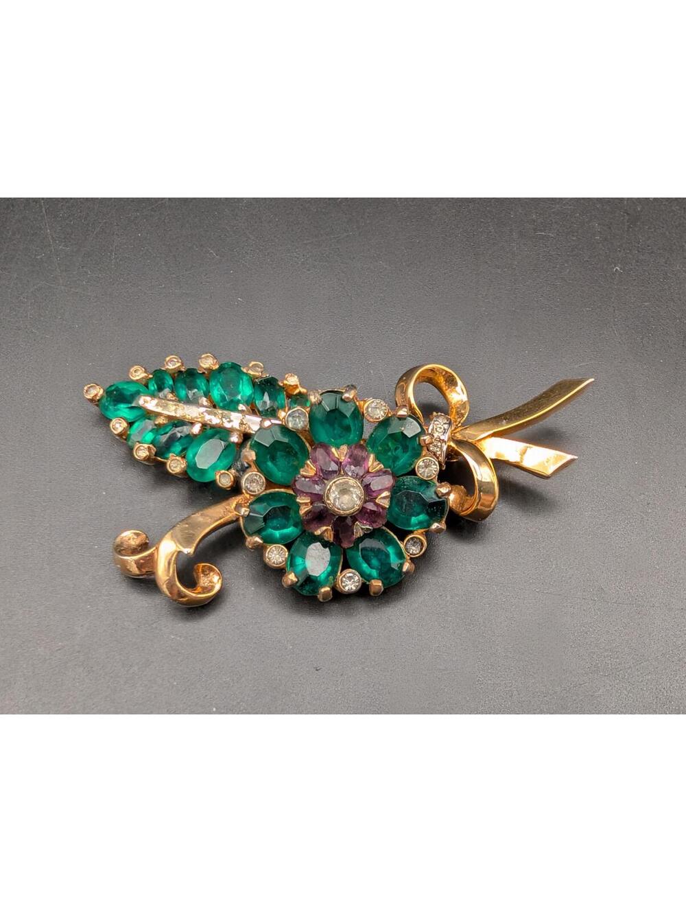 Vintage Unsigned Coro Craft 3D Tiered Flower Brooch Green Rhinestone Screw Pin